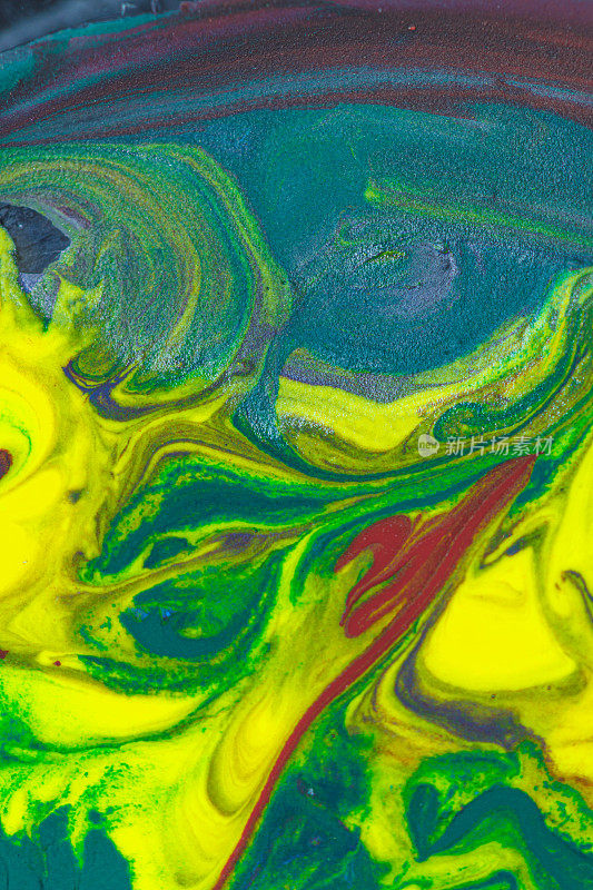色彩背景，水彩液体在动态流动和独特的线条形状。