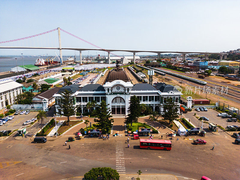 莫桑比克马普托中央火车站的无人机航拍图像