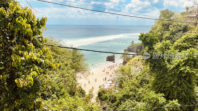 巴东海滩全景图Uluwatu巴厘岛奥古斯2023