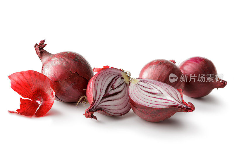 蔬菜:白色背景上孤立的红洋葱