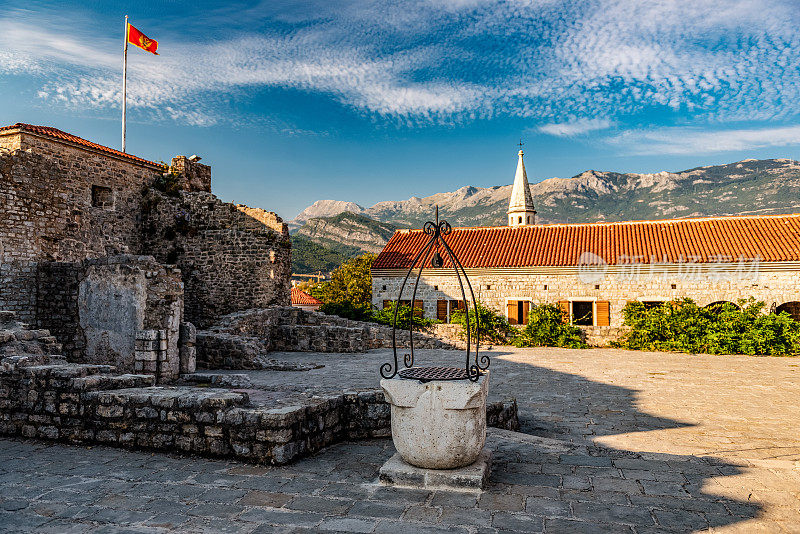 黑山-夏天的Budva要塞