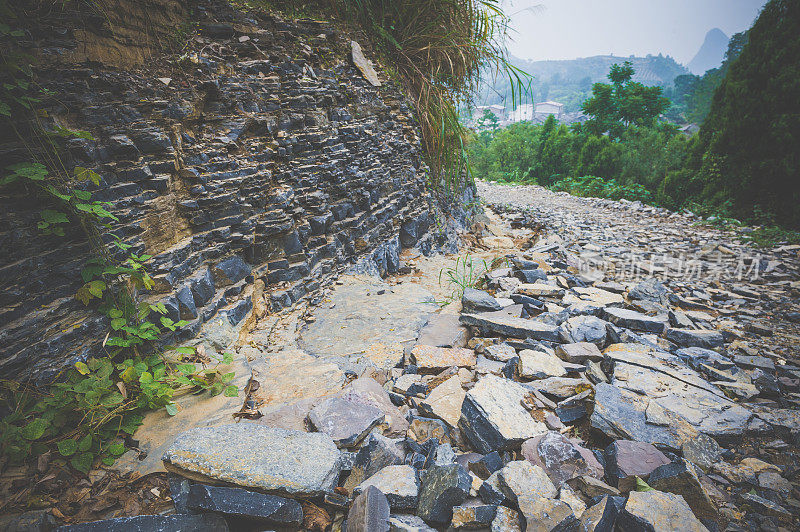 建筑山路