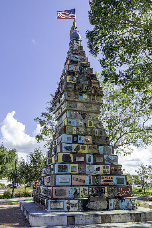 国家纪念碑-位于佛罗里达州基西米的纪念碑大道300号