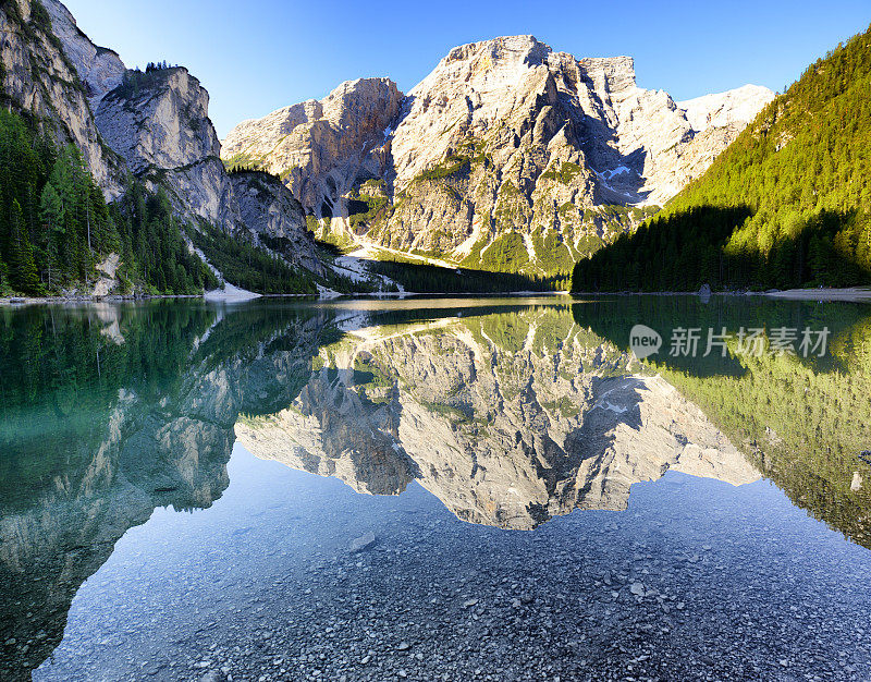 意大利Dolomites的Braies湖