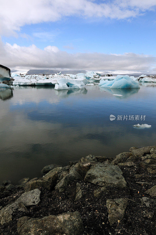 Jökulsarlon是冰岛最大的冰川泻湖