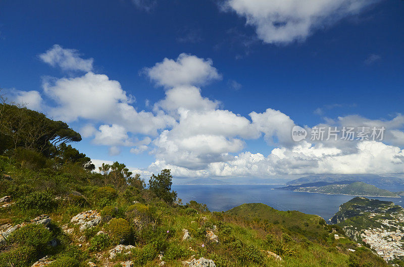 阳光明媚的风景，卡普里岛。