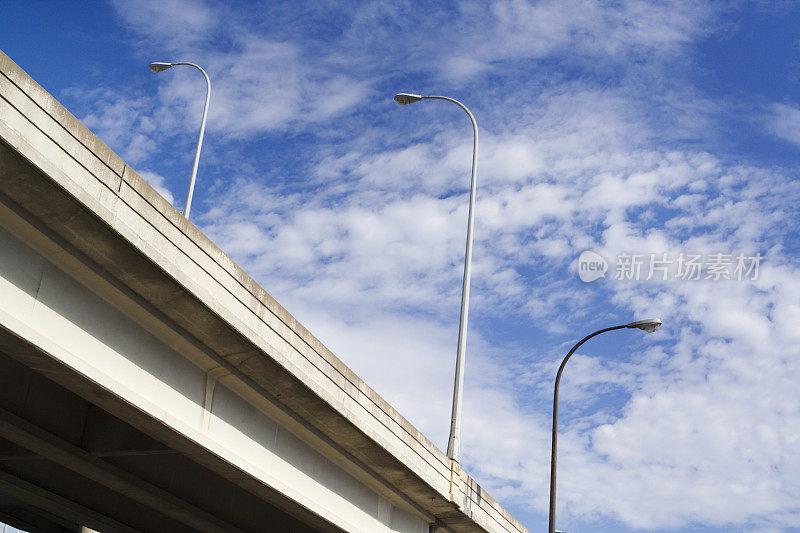 高速公路和天空