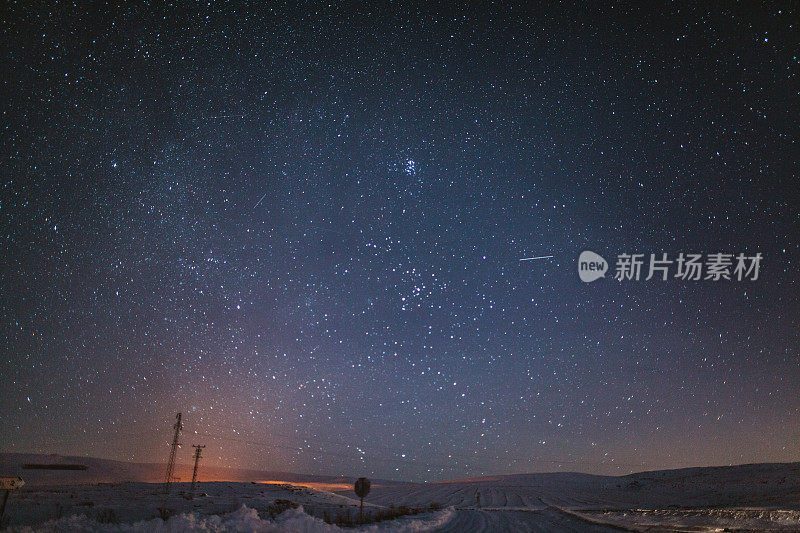 水晶般清澈的天空，繁星点点