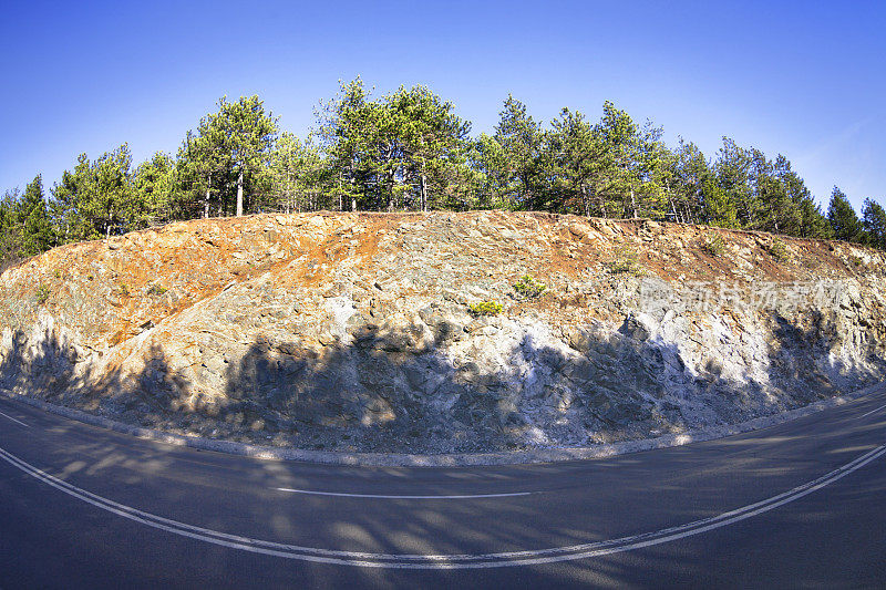 高速公路,岩石山脊