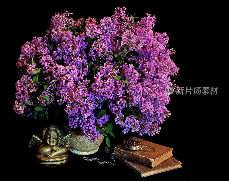 静物瓶中的紫丁香花束