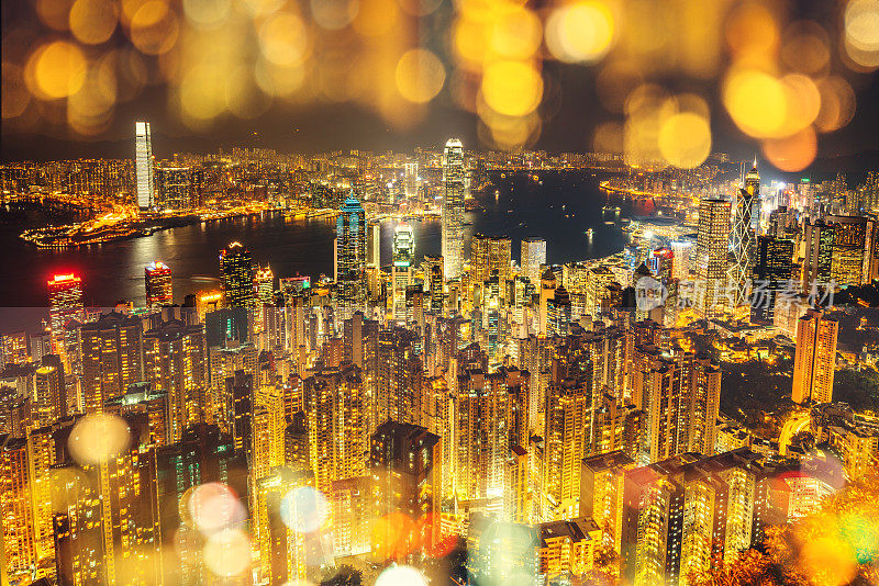 夜晚的香港天际线与灯光效果
