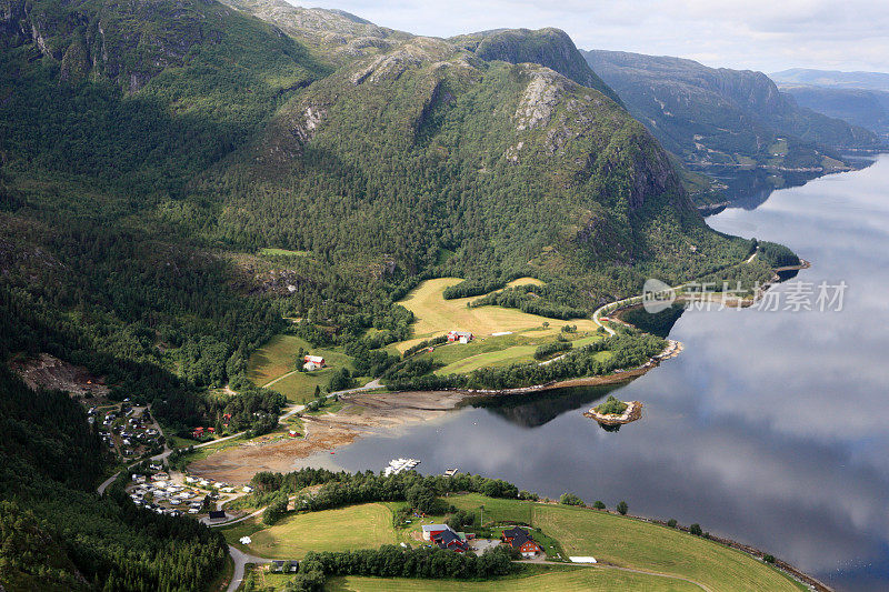 挪威。Snillfjord