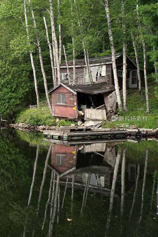 湖边小屋