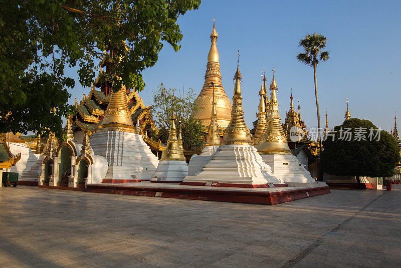 仰光大金塔或金塔，缅甸。