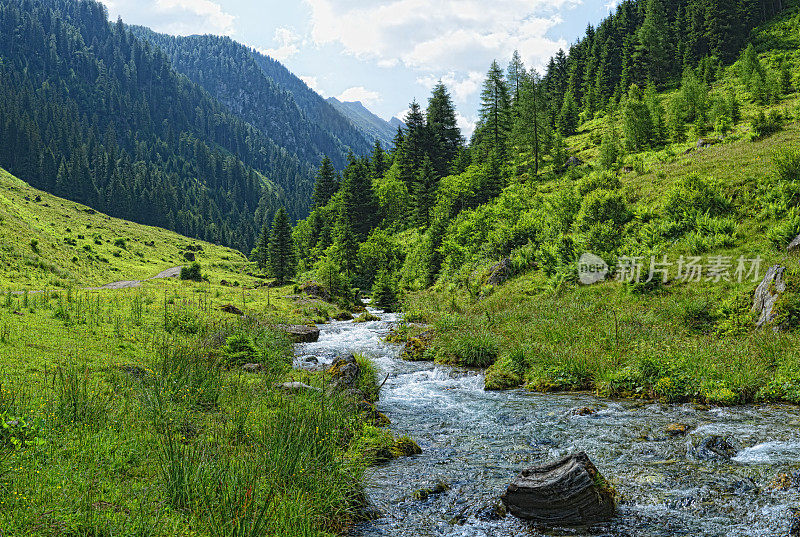 齐勒塔尔阿尔卑斯山景观(奥地利)