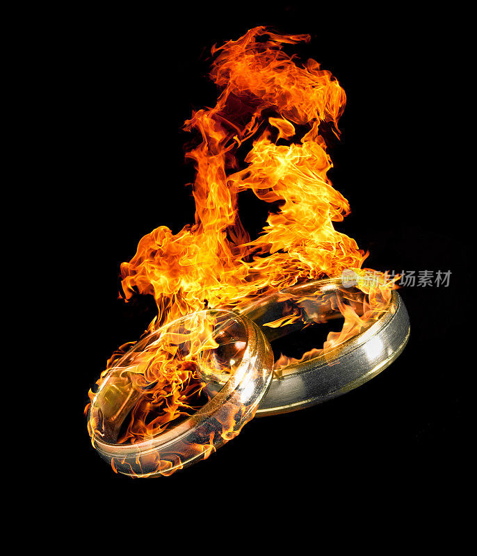 燃烧的结婚戒指