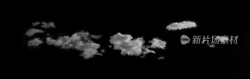 一组云孤立的黑色背景。