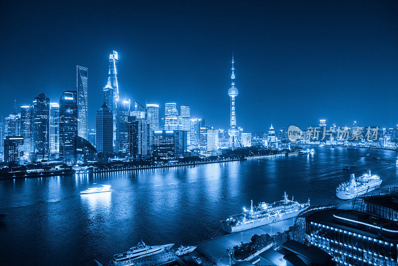 蓝色调的上海夜景