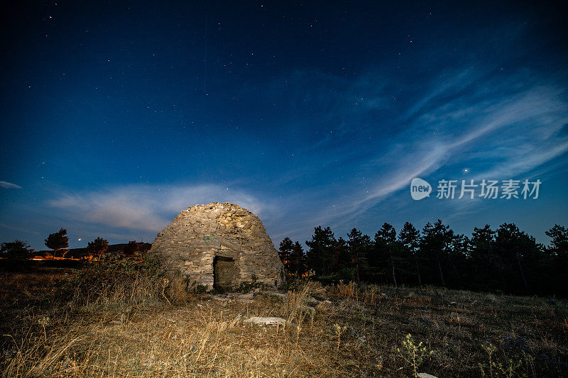 意大利的星空和银河夜景