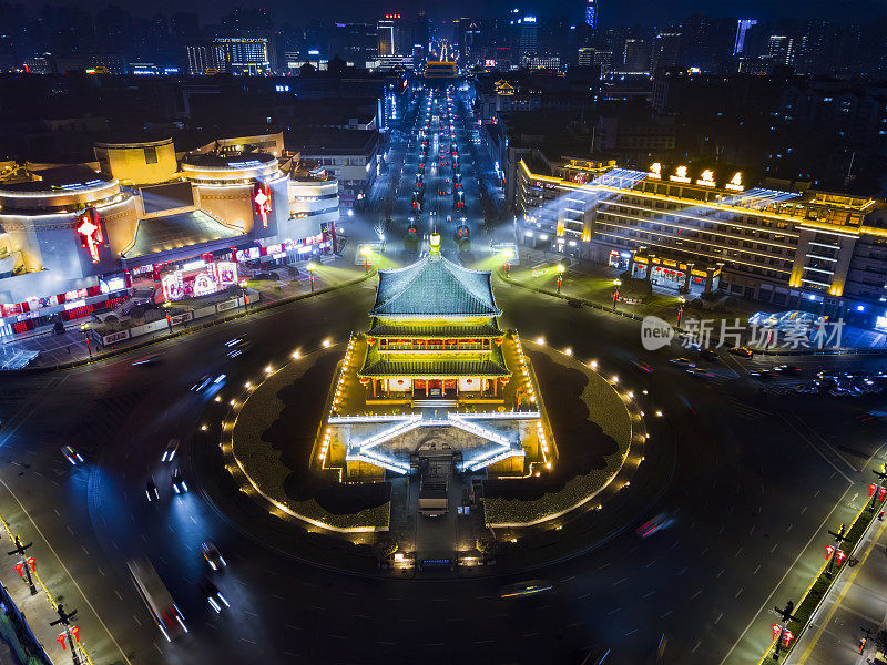 西安钟楼夜景，中国