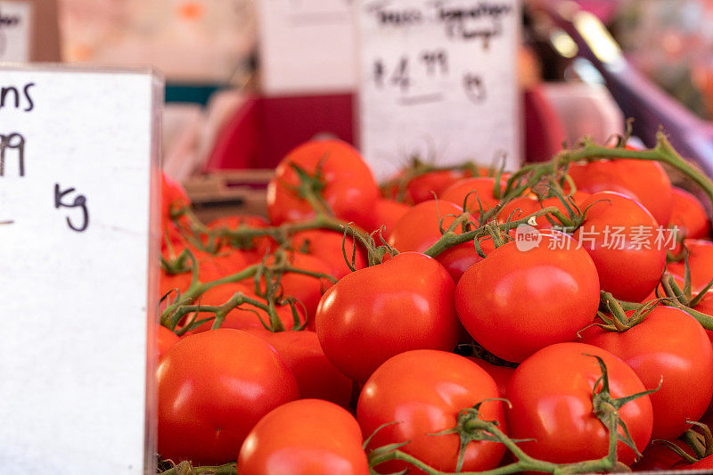 有机番茄在农贸市场展出