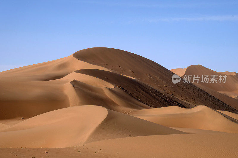 巴丹吉林沙漠沙丘，中国内蒙古