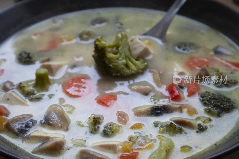 特写素食汤，蔬菜和豆腐