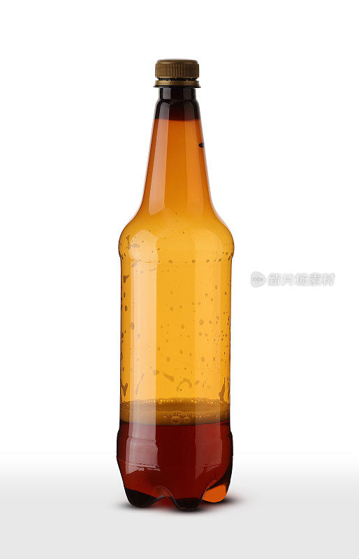 棕色的大塑料瓶里装着啤酒