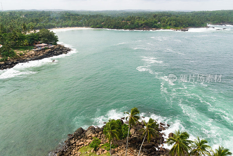 斯里兰卡东德拉，岩石海岸线的鸟瞰图