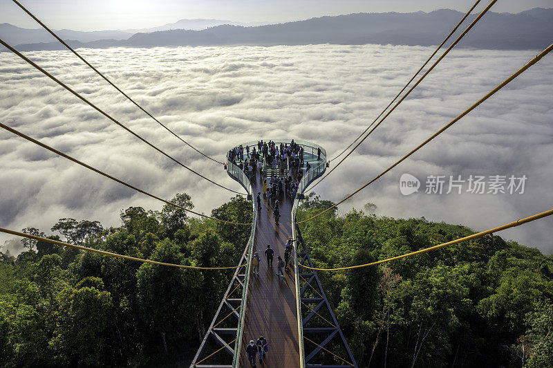 东南亚最长的空中步道位于泰国贝同