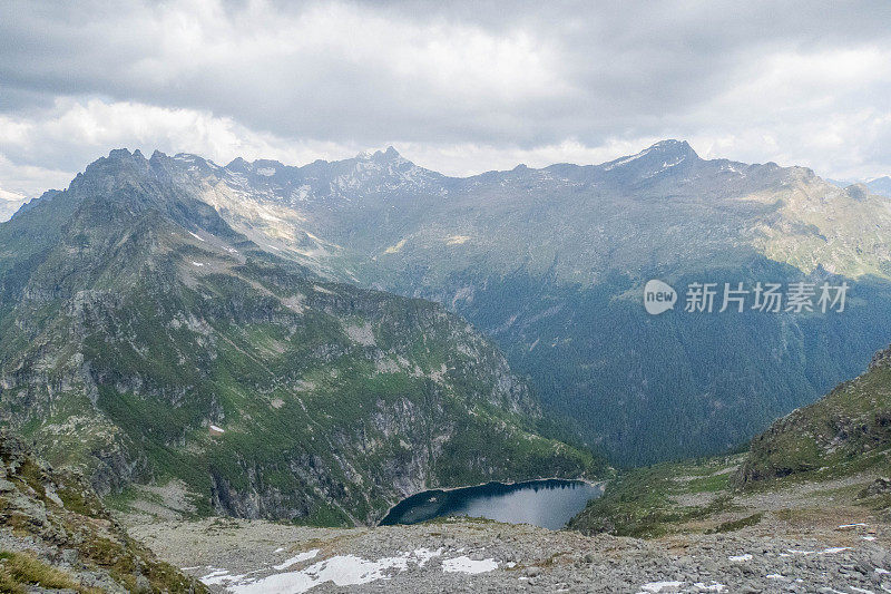 瑞士提契诺州的高山景观