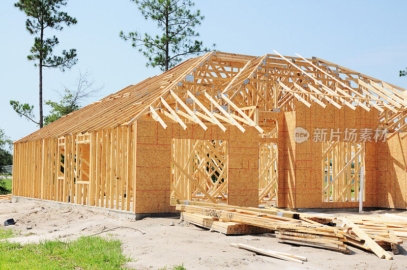 佛罗里达房地产庭院住宅正在建设中