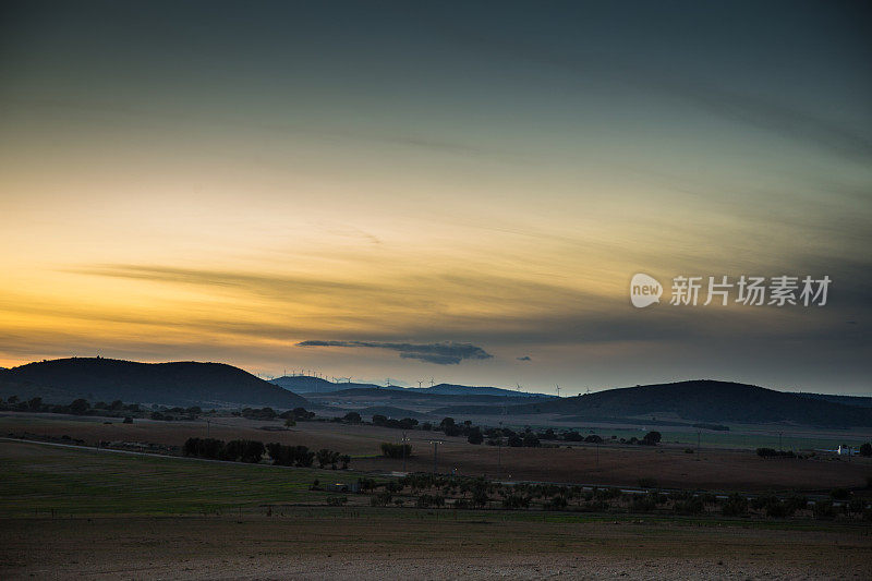 日落时分的西班牙乡村风景