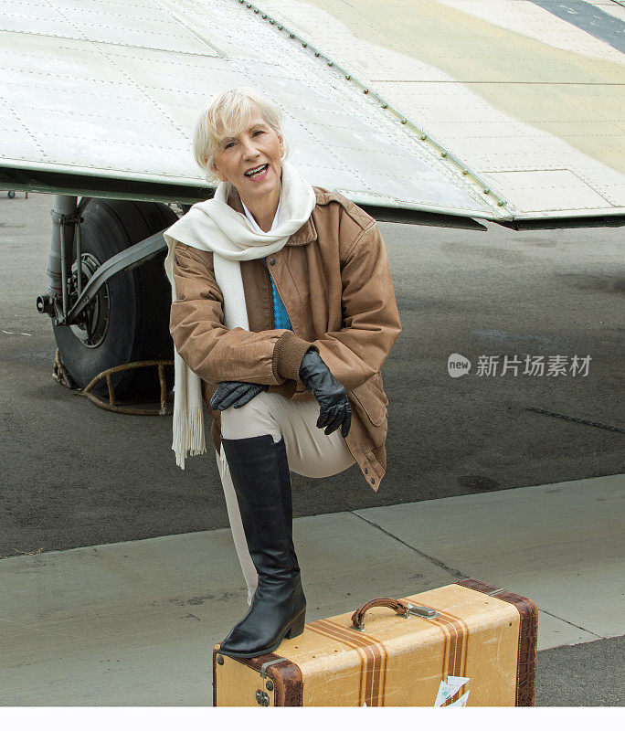 年长女飞行员准备好旅行了