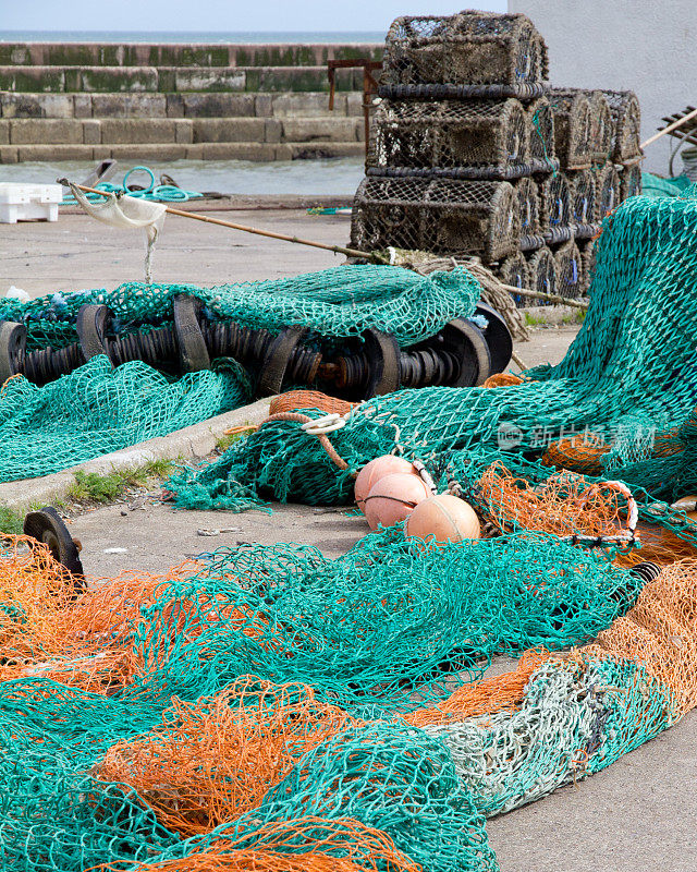 码头上的商业渔网