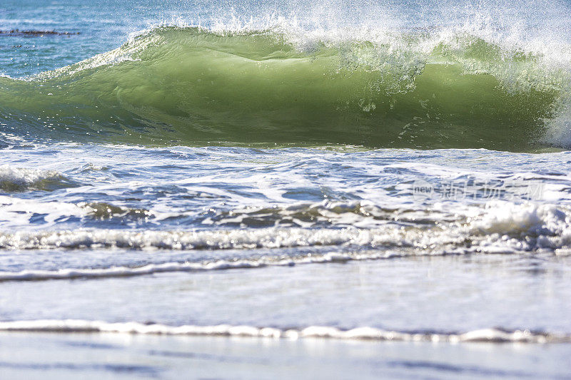 海浪布鲁金斯俄勒冈太平洋海岸半透明绿色