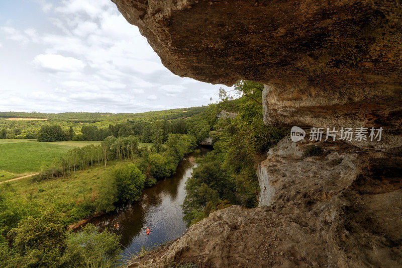 在法国居住的Troglodyte洞穴中看到的景象