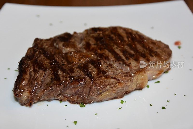 餐厅里的牛排