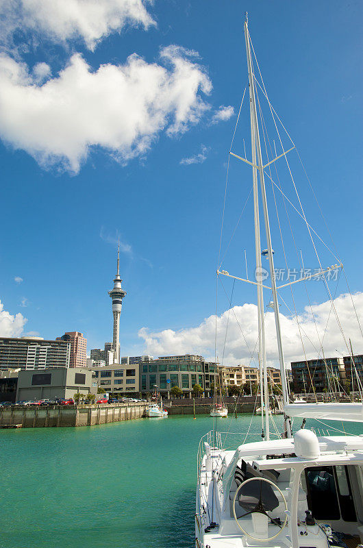 游艇和skytower