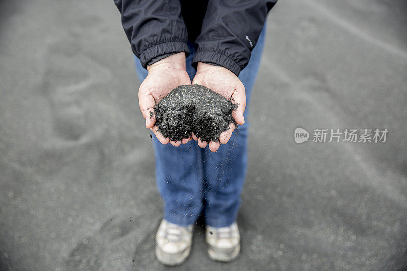 冰岛:Jokulsarlon礁湖的黑沙