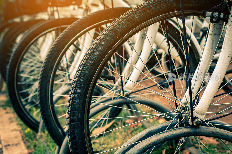 自行车动感单车运动，健康动感单车概念。