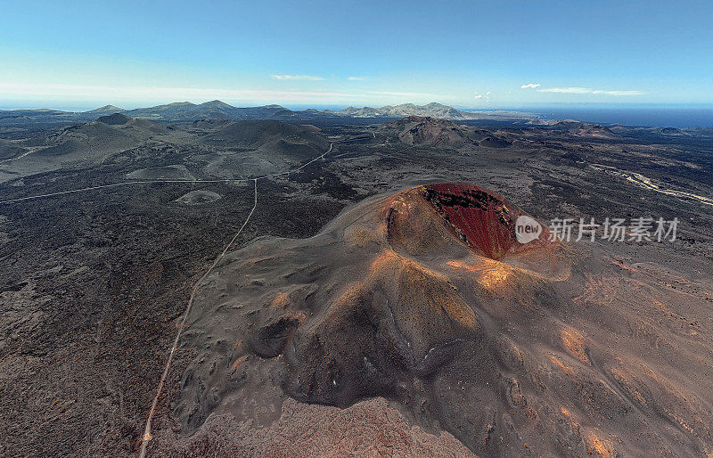 加那利群岛兰萨罗特提曼法亚国家公园的空中火山景观