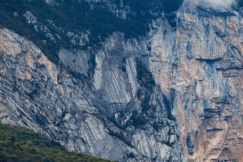 石灰岩山,阿尔卑斯山