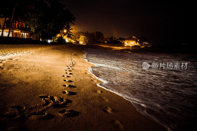 斯里兰卡，沙滩上的房子，晚上可以俯瞰大海