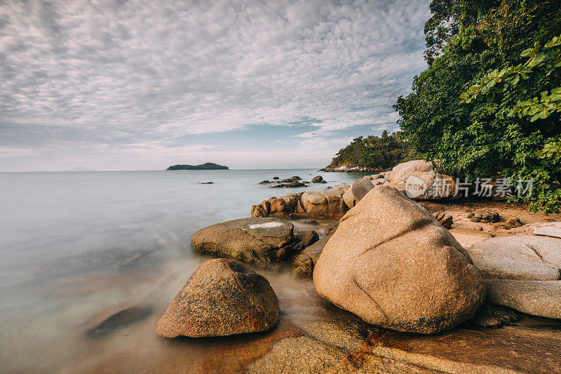 普吉岛美丽的海岸线