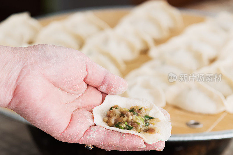 中国烹饪饺子