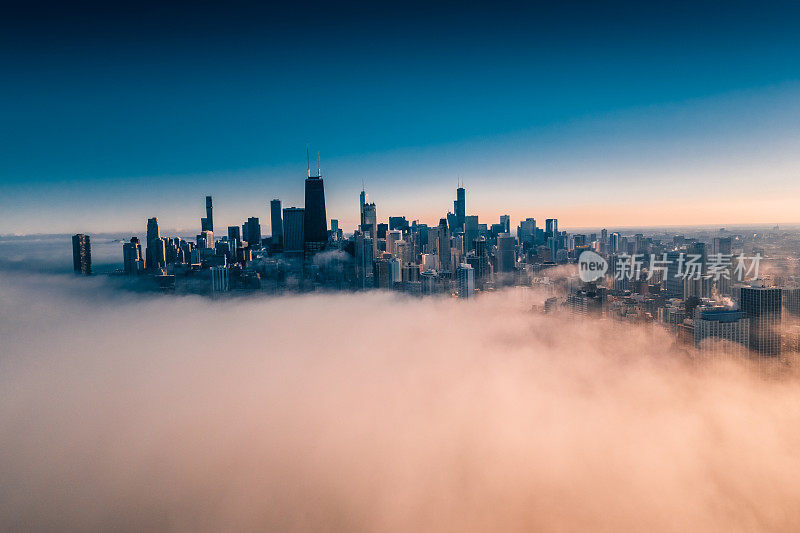 云层之下的芝加哥