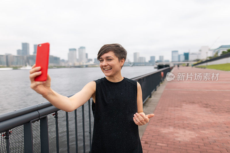 女运动员在海湾地区自拍