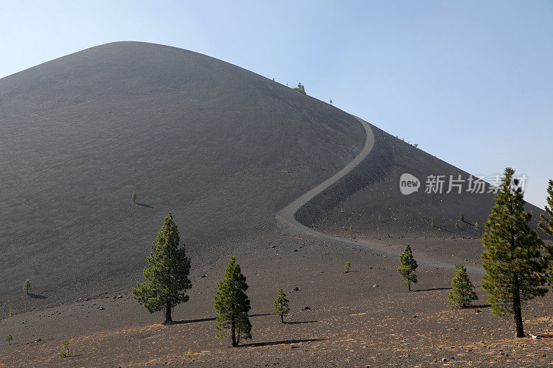 拉森火山国家公园的火山渣锥