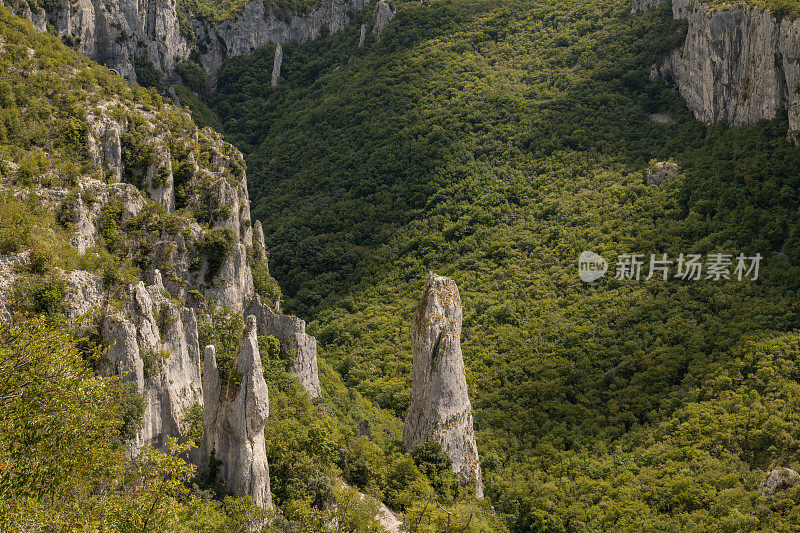 克罗地亚的岩石形成和山顶